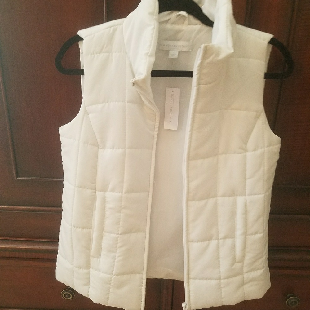 NY&Co white puffer vest